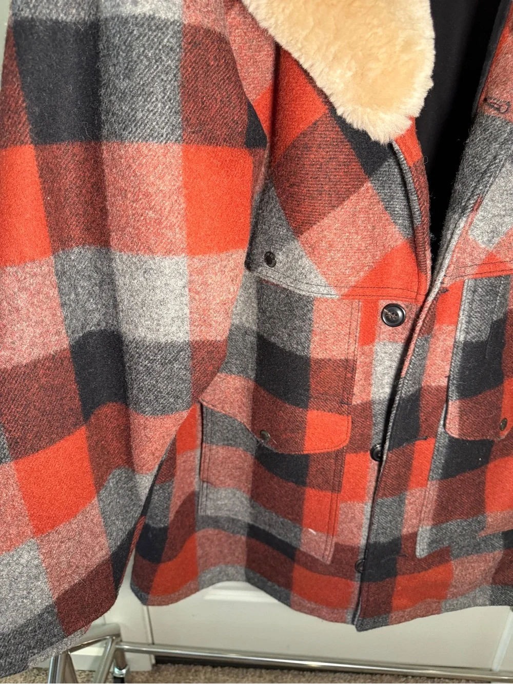 FILSON - Lined Mackinaw Wool Packer Coat in Black / Charcoal / Rust, Men’s 3XL